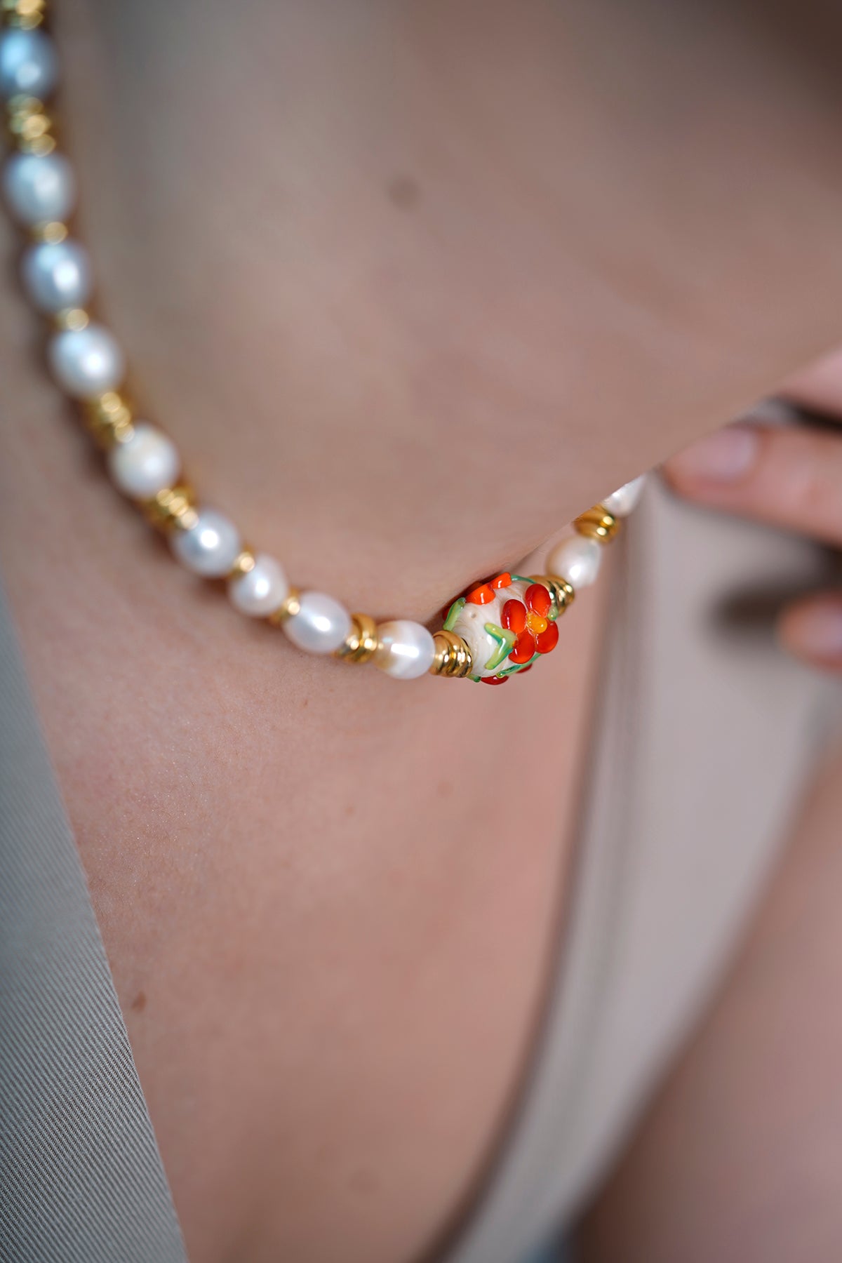 Floral Pearls Tasarım İnci Dizi Kolye Krem-Kırmızı