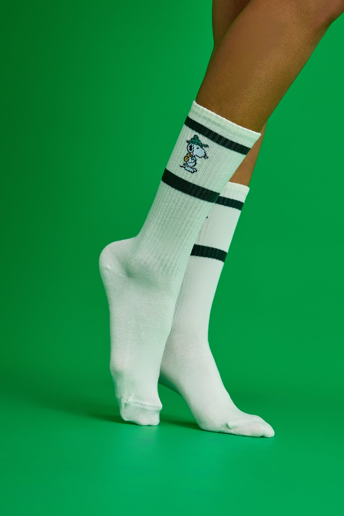 Retro Yeşil Çizgili Köpek Desenli Spor Çorap