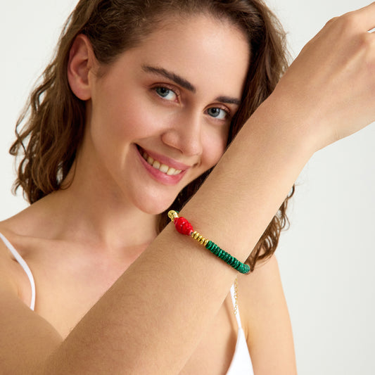 Malahit taşlı, kırmızı murano cam charm ve altın detaylı el yapımı bileklik – SOA Jewellery Soléna Koleksiyonu