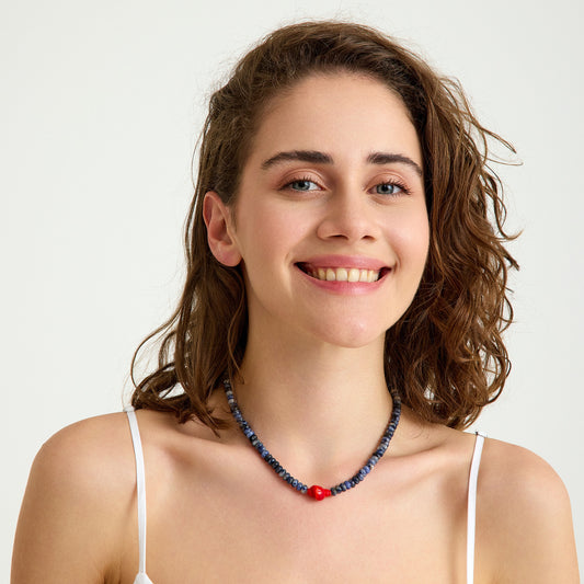 Sodalit taşı ve kırmızı murano cam deniz kabuğu charm ile tasarlanmış el yapımı doğal taş kolye