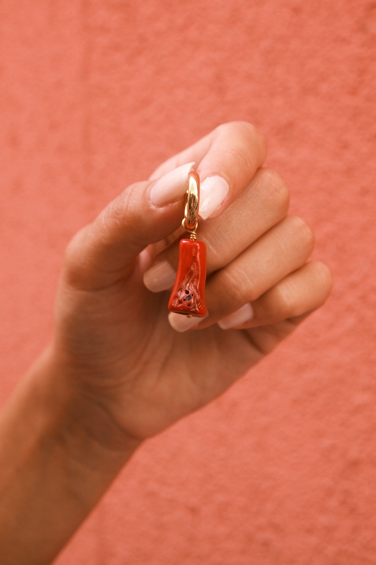 Mercan Charm Doğal Taş Halka Küpe
