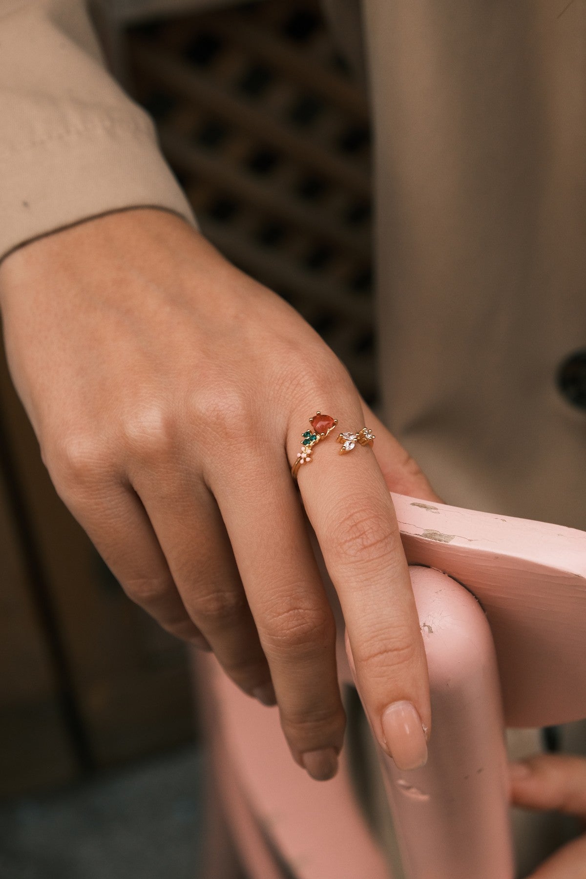 Mineli Çiçekler Işıldayan Kalp Romance Yüzük