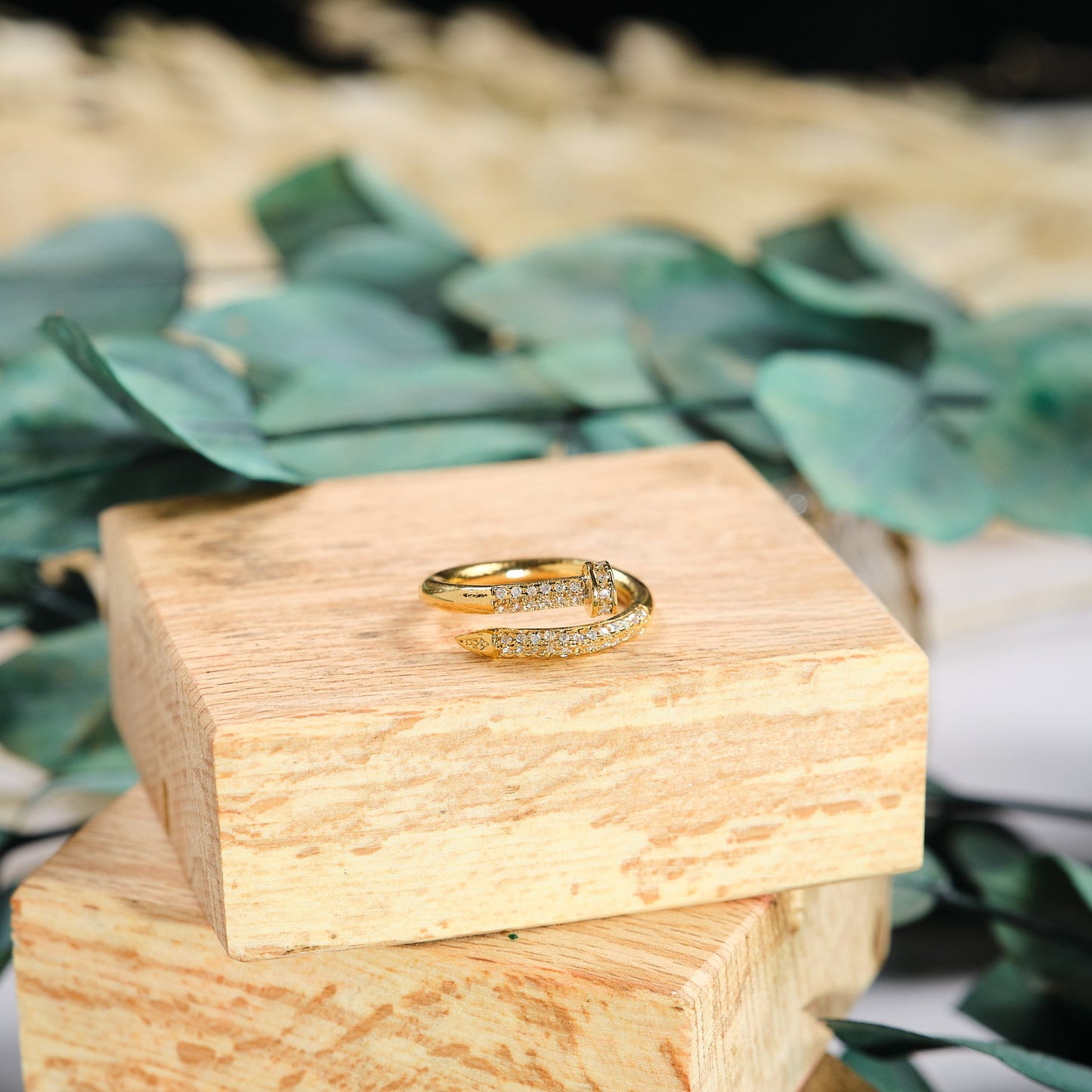 Beyaz Zirkon Çivi Yüzük