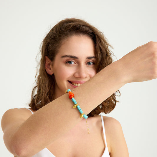 Turkuaz taşı ve turuncu murano cam charm ile tasarlanmış sallantılı deniz kabuklu el yapımı bileklik – SOA Jewellery Nerina Koleksiyonu