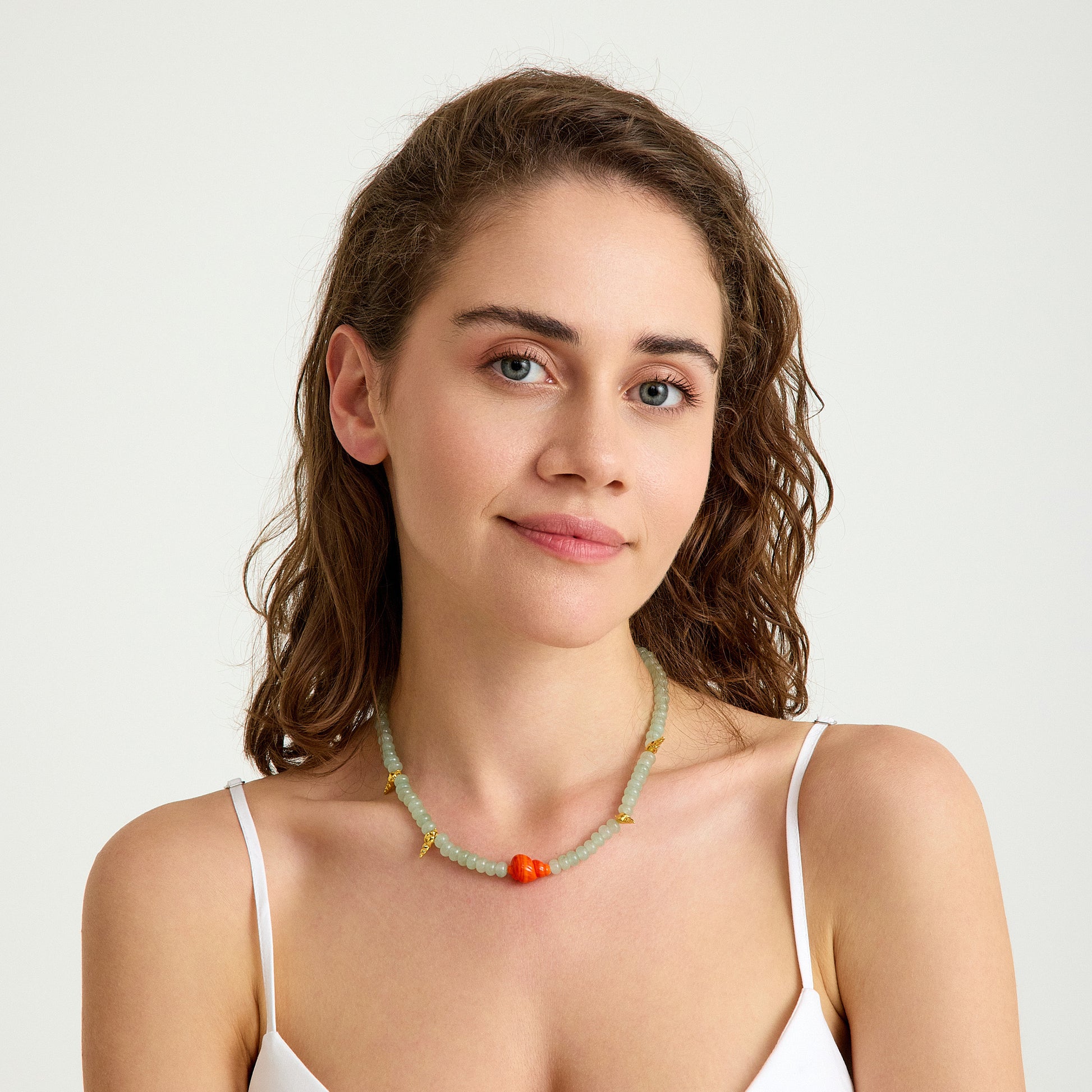 Aventurin taşı ve turuncu murano cam charm ile tasarlanmış altın detaylı el yapımı yaz kolyesi – SOA Jewellery Luma