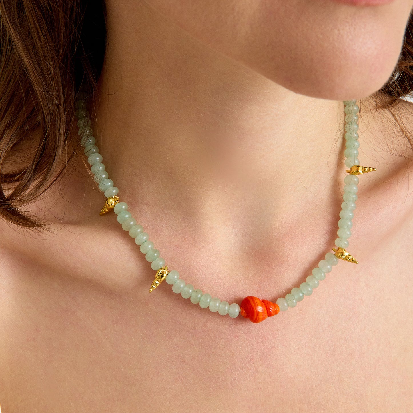 Aventurin taşı ve turuncu murano cam charm ile tasarlanmış altın detaylı el yapımı yaz kolyesi – SOA Jewellery Luma