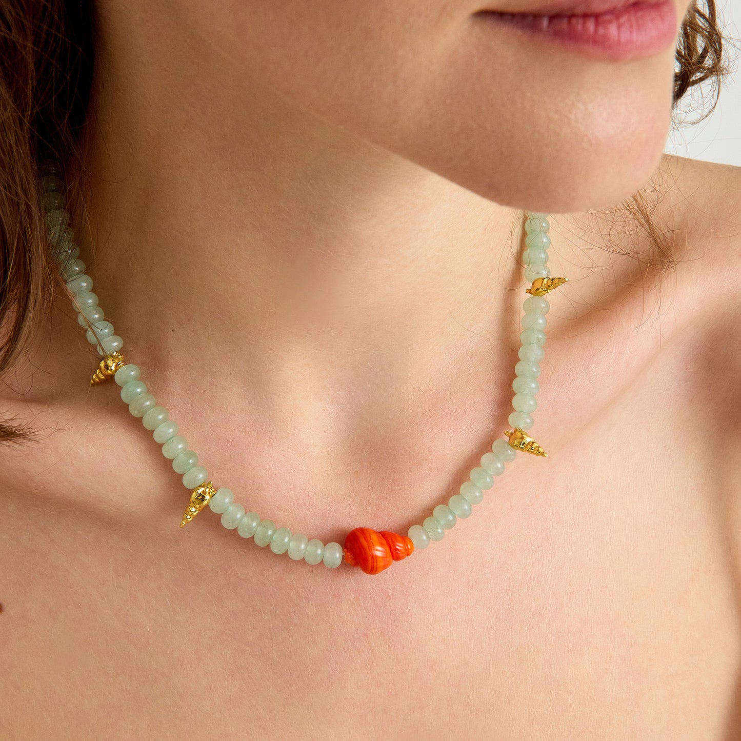Aventurin taşı ve turuncu murano cam charm ile tasarlanmış altın detaylı el yapımı yaz kolyesi – SOA Jewellery Luma