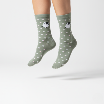 Papatyalı Kuzu Desenli Yeşil Çorap