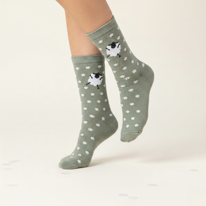Papatyalı Kuzu Desenli Yeşil Çorap