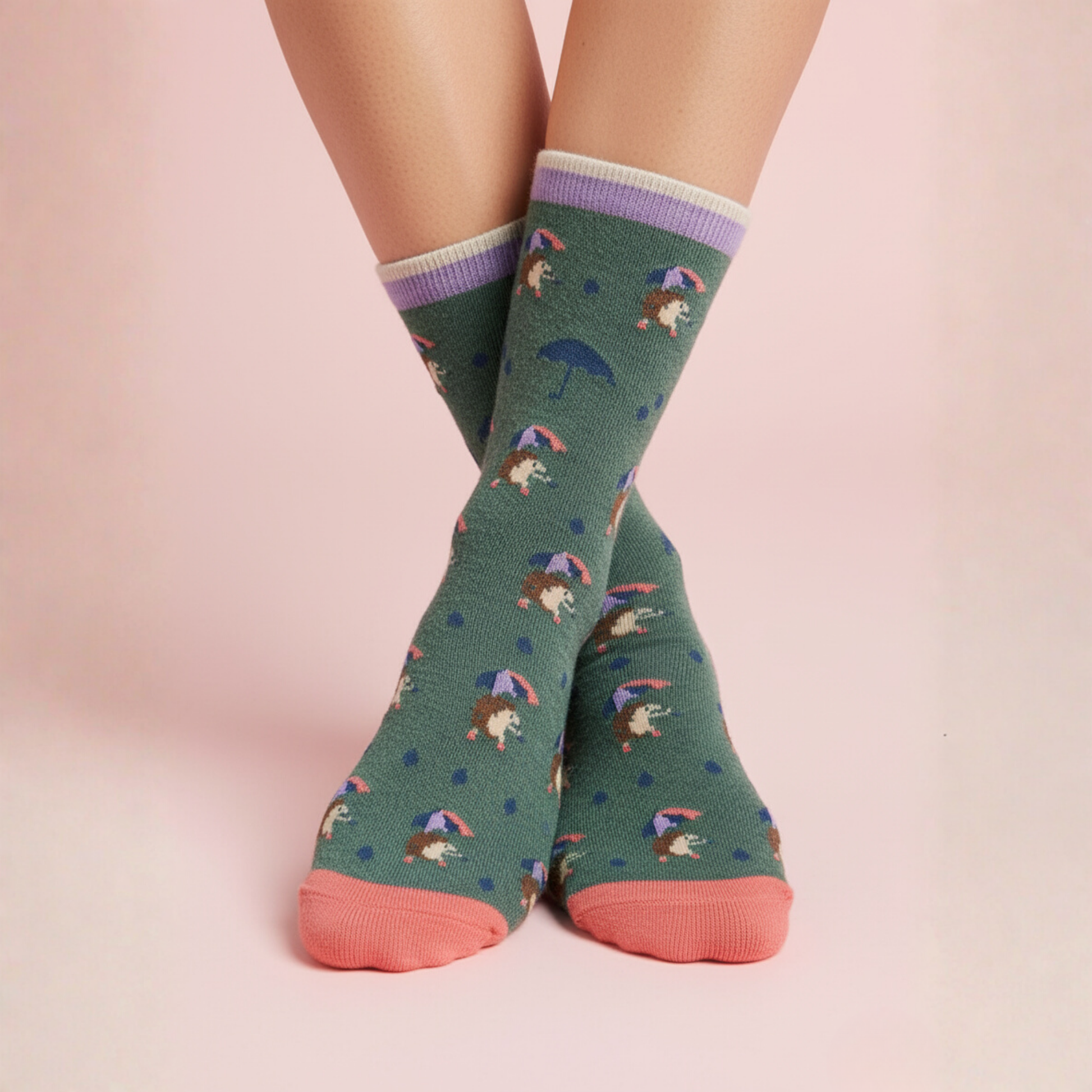 Şemsiyeli kirpi desenli yeşil soket çorap — renkli, pamuklu, kadın model
