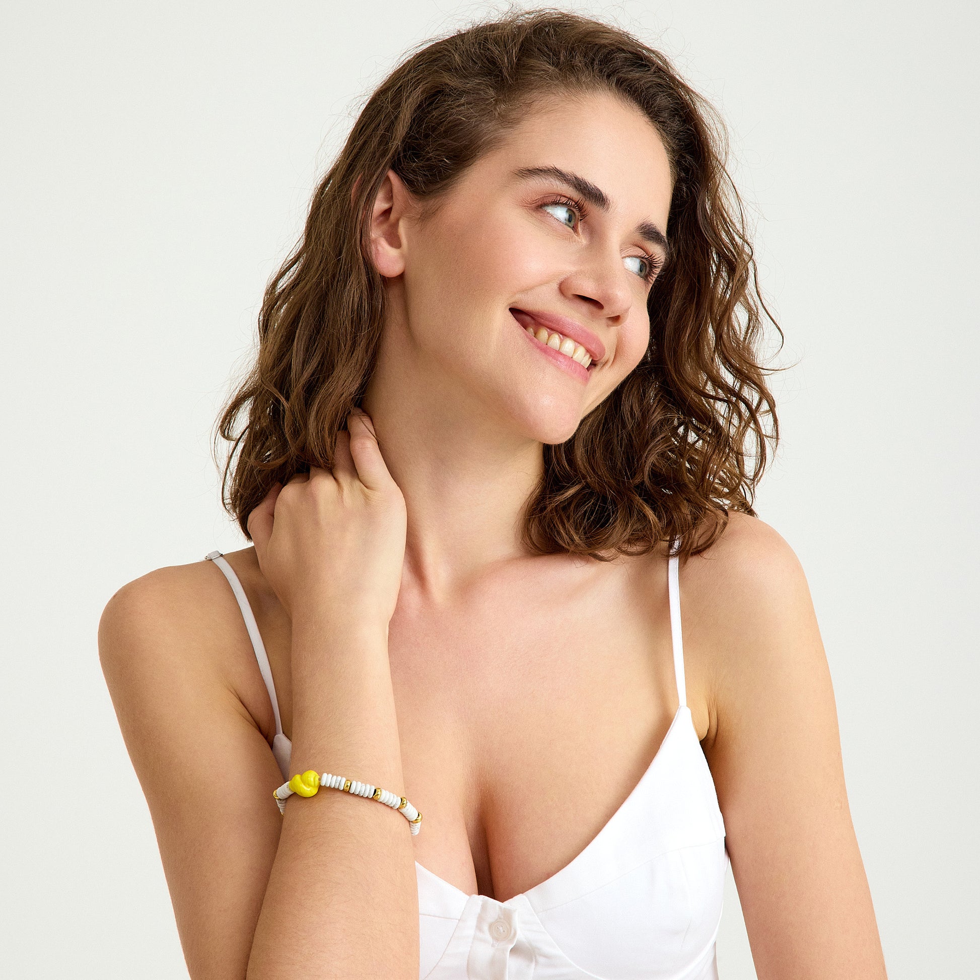 Havlit taşı ve sarı murano cam charm ile tasarlanmış altın detaylı yaz bilekliği – SOA Jewellery Soléa Bileklik