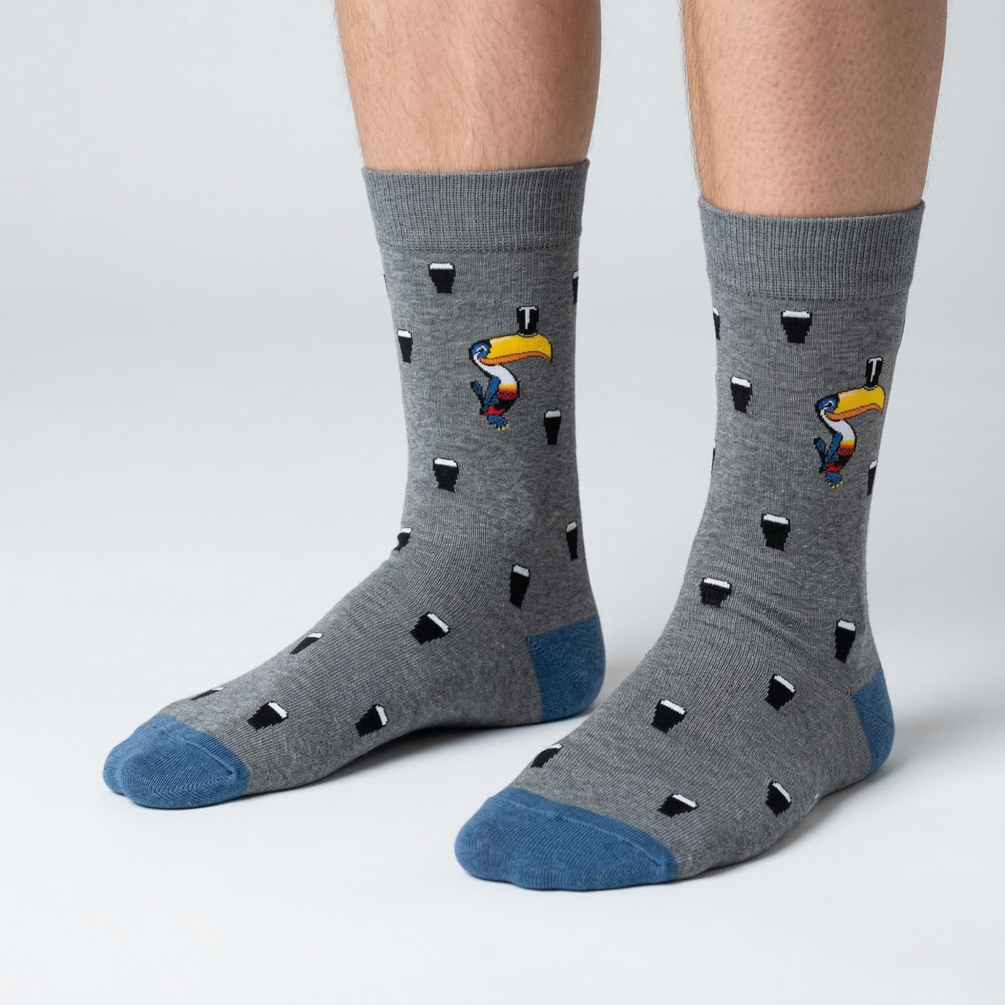 tukan kuşu ve bira desenli gri pamuk çorap